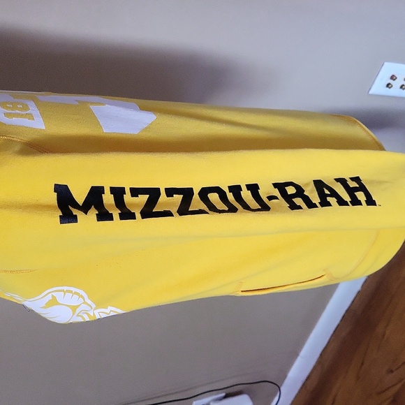 Victoria's Secret PINK Hoodie - Picture 9 of 13